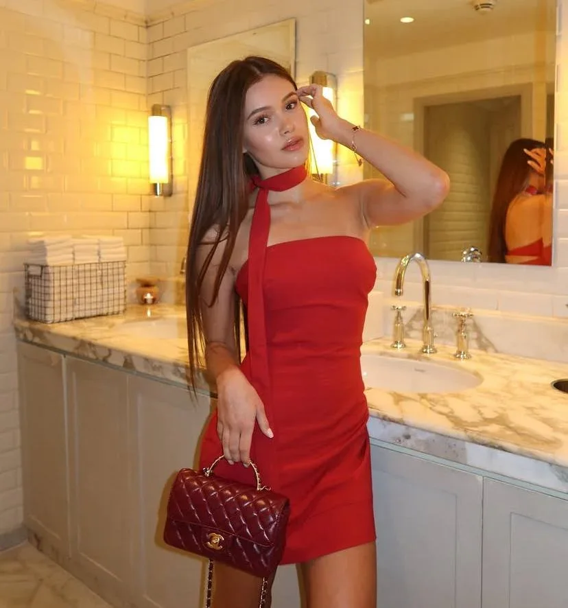 Caroline photo 3 in Chiang Mai: 20 years old, arab, slim, brown hair, 170 cm, 50 kg, C bust