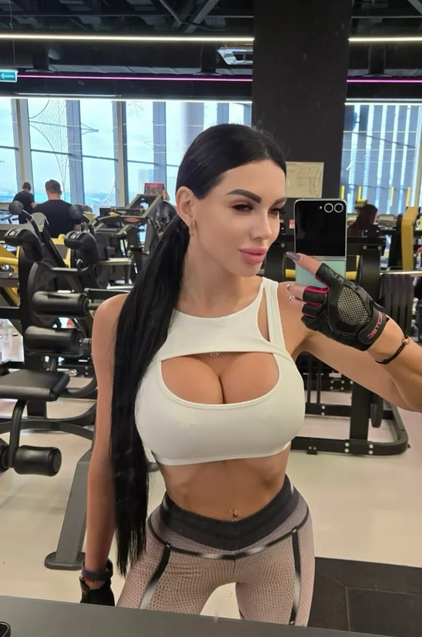 Cassandra photo 7 in Al Wakra: 30 years old, slim, brown hair, 173 cm, 53 kg, B bust