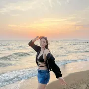 Dina photo 3 in Jabal Ali: 25 years old, asian, slim, black hair, 167 cm, 47 kg, C bust