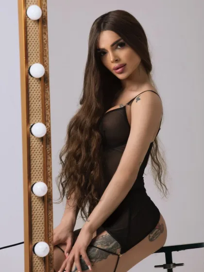 Drew photo 5 in Hayati: 25 years old, european, slim, brown hair, 169 cm, 54 kg, B bust