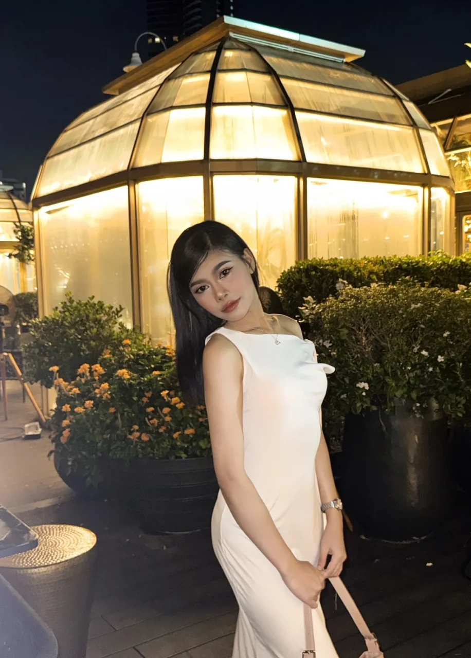 Ella photo 2 in Barka: 22 years old, asian, slim, black hair, 158 cm, 48 kg, B bust