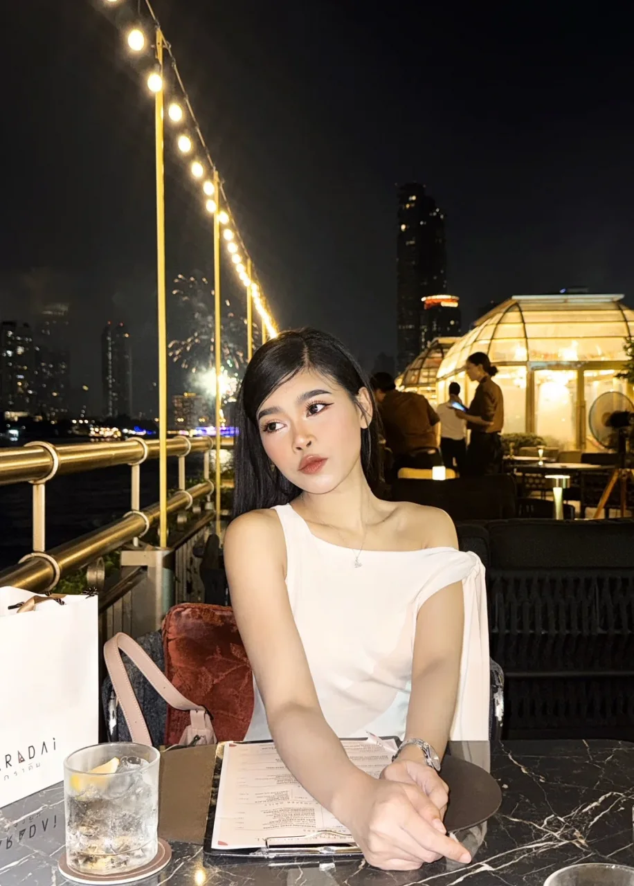 Ella photo 3 in Barka: 22 years old, asian, slim, black hair, 158 cm, 48 kg, B bust