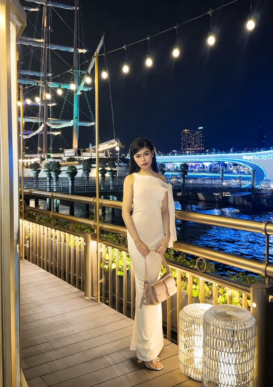Ella photo 8 in Barka: 22 years old, asian, slim, black hair, 158 cm, 48 kg, B bust