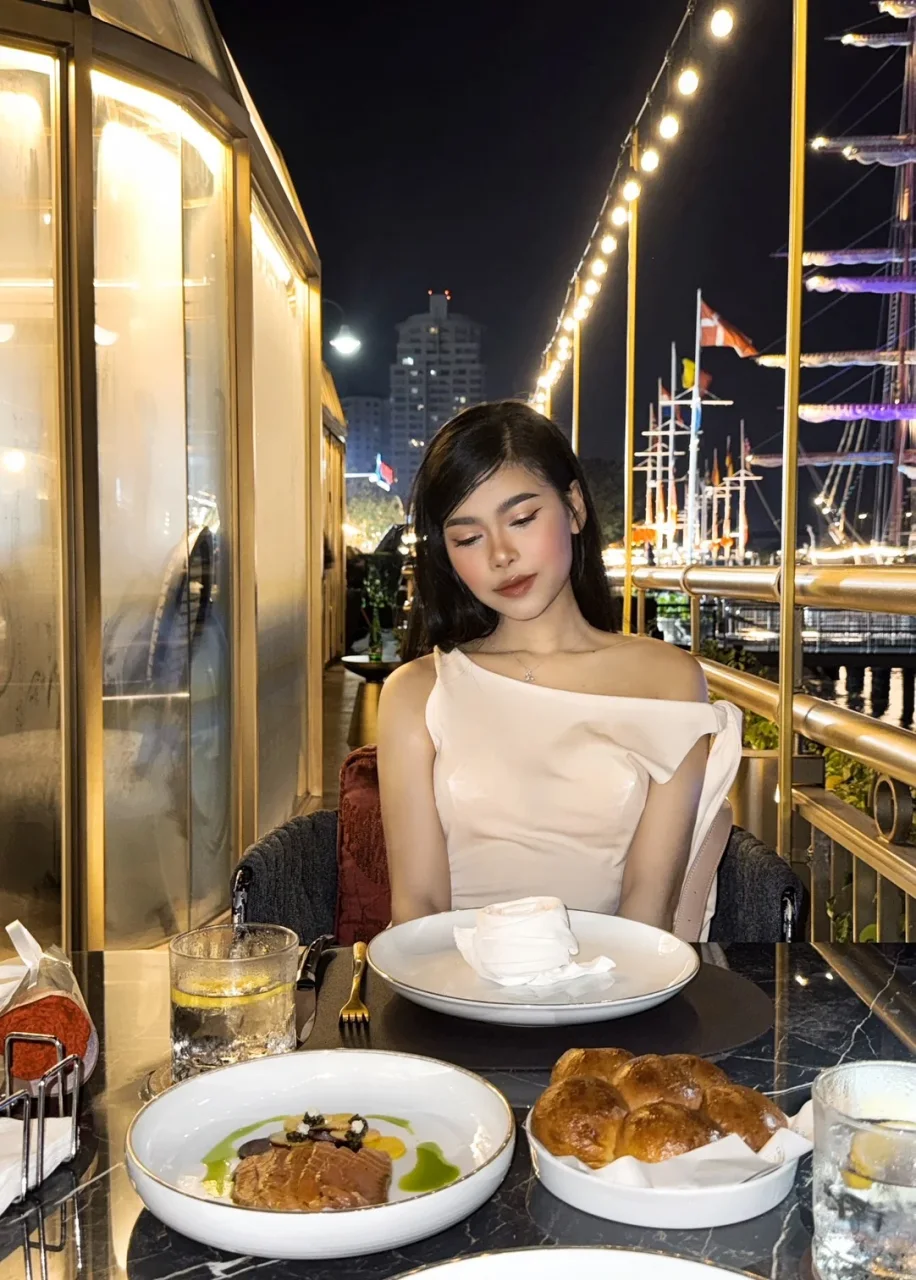 Ella photo 9 in Barka: 22 years old, asian, slim, black hair, 158 cm, 48 kg, B bust