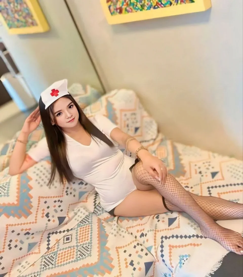 Esme photo 8 in Jaalan Bani Bu Ali: 23 years old, asian, slim, black hair, 155 cm, 45 kg, D bust