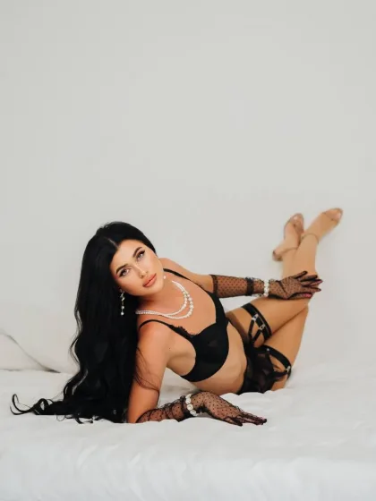 Gabriella photo 5 in Khaur-Fakkan: 29 years old, european, slim, black hair, 173 cm, 52 kg, B bust