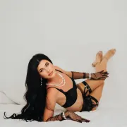 Габриэлла фото 5 - Хор-Факкан, 29 лет, европейская, стройная, черные волосы, 173 см, 52 кг, грудь B