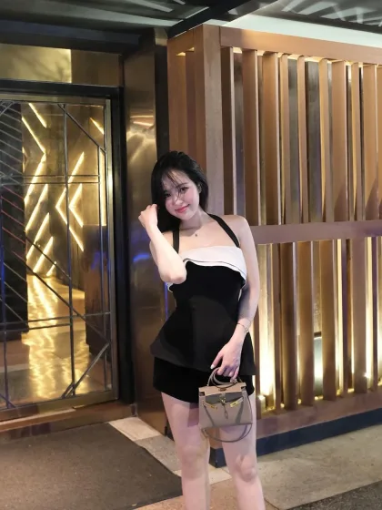 Hadley photo 5 in Salalah: 23 years old, slim, black hair, 165 cm, 49 kg, C bust
