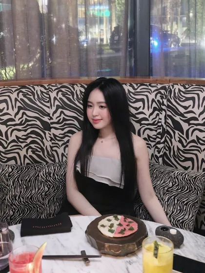 Hadley photo 6 in Salalah: 23 years old, slim, black hair, 165 cm, 49 kg, C bust