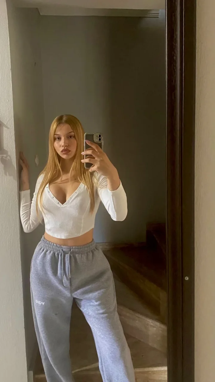 Heidi photo 3 in As Suwayq: 31 years old, slim, blonde hair, 167 cm, 58 kg, C bust