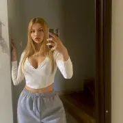 Heidi photo 3 in As Suwayq: 31 years old, slim, blonde hair, 167 cm, 58 kg, C bust