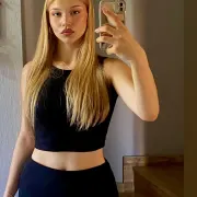 Heidi photo 5 in As Suwayq: 31 years old, slim, blonde hair, 167 cm, 58 kg, C bust