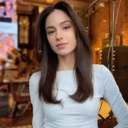 Helene photo 1 in Ibri: 21 years old, slim, brown hair, 168 cm, 53 kg, B bust