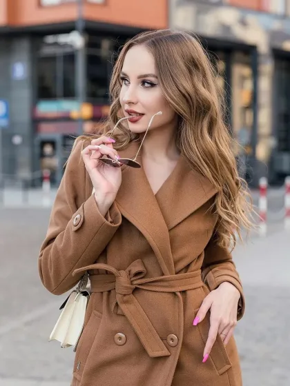 Isabelle photo 5 in Sur: 21 years old, european, slim, blonde hair, 168 cm, 52 kg, B bust