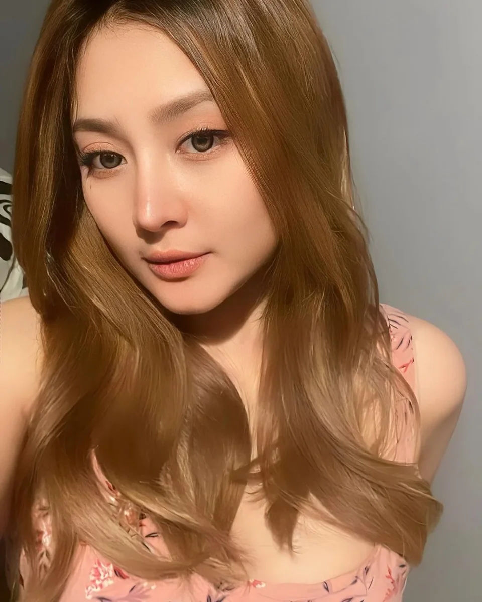 Jana photo 1 in Shinas: 25 years old, slim, black hair, 163 cm, 50 kg, B bust