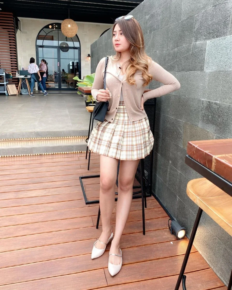 Jana photo 10 in Shinas: 25 years old, slim, black hair, 163 cm, 50 kg, B bust