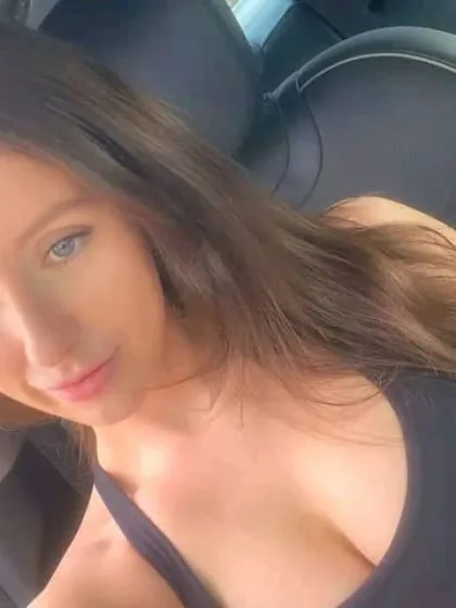 Joan photo 1 in Umm al-Quwain: 20 years old, regular, brown hair, 165 cm, 64 kg, C bust