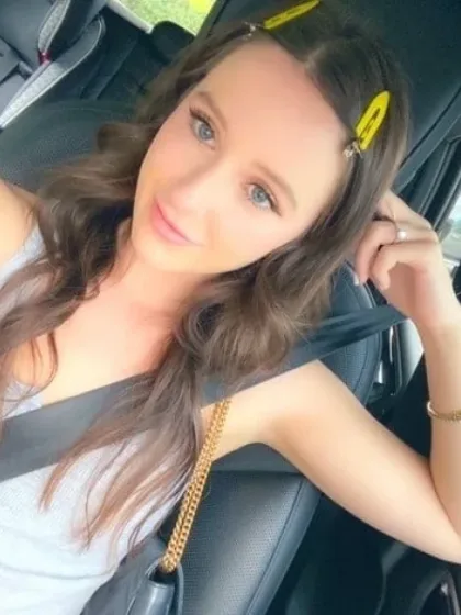 Joan photo 4 in Umm al-Quwain: 20 years old, regular, brown hair, 165 cm, 64 kg, C bust