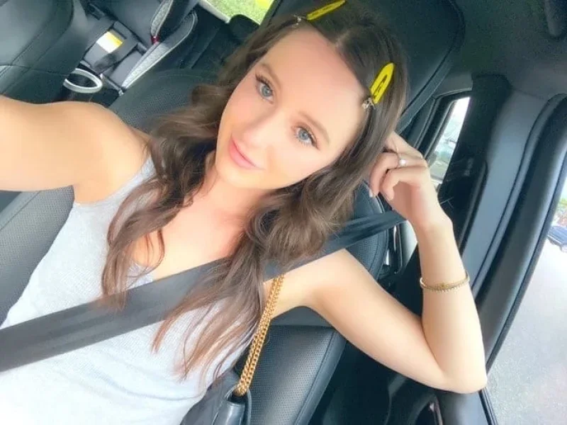 Joan photo 4 in Umm al-Quwain: 20 years old, regular, brown hair, 165 cm, 64 kg, C bust