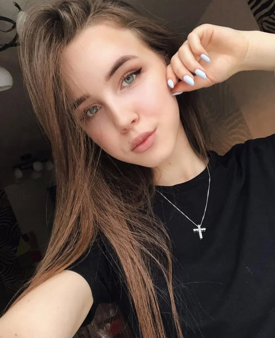 Джоанна фото 3 - Хор-Факкан, 21 год, европейская, стройная, шатенка, 168 см, 53 кг, грудь B