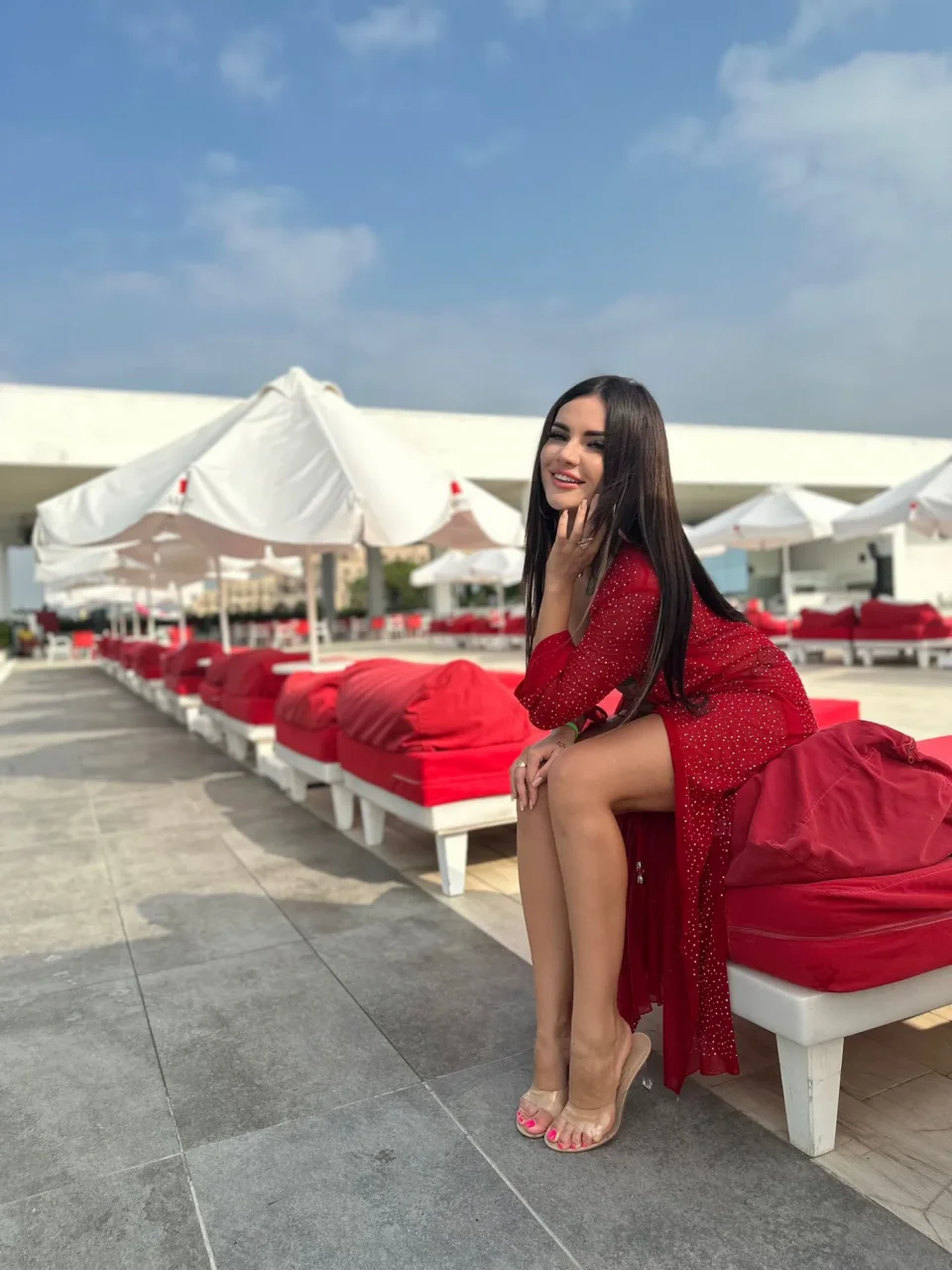 Kalina photo 2 in Oasis Liwa: 27 years old, european, slim, black hair, 166 cm, 62 kg, A bust