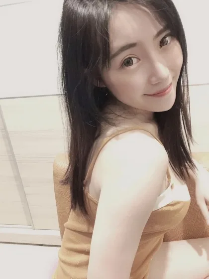 Kelly photo 1 in Nakhon Pathom: 27 years old, slim, black hair, 164 cm, 55 kg, C bust