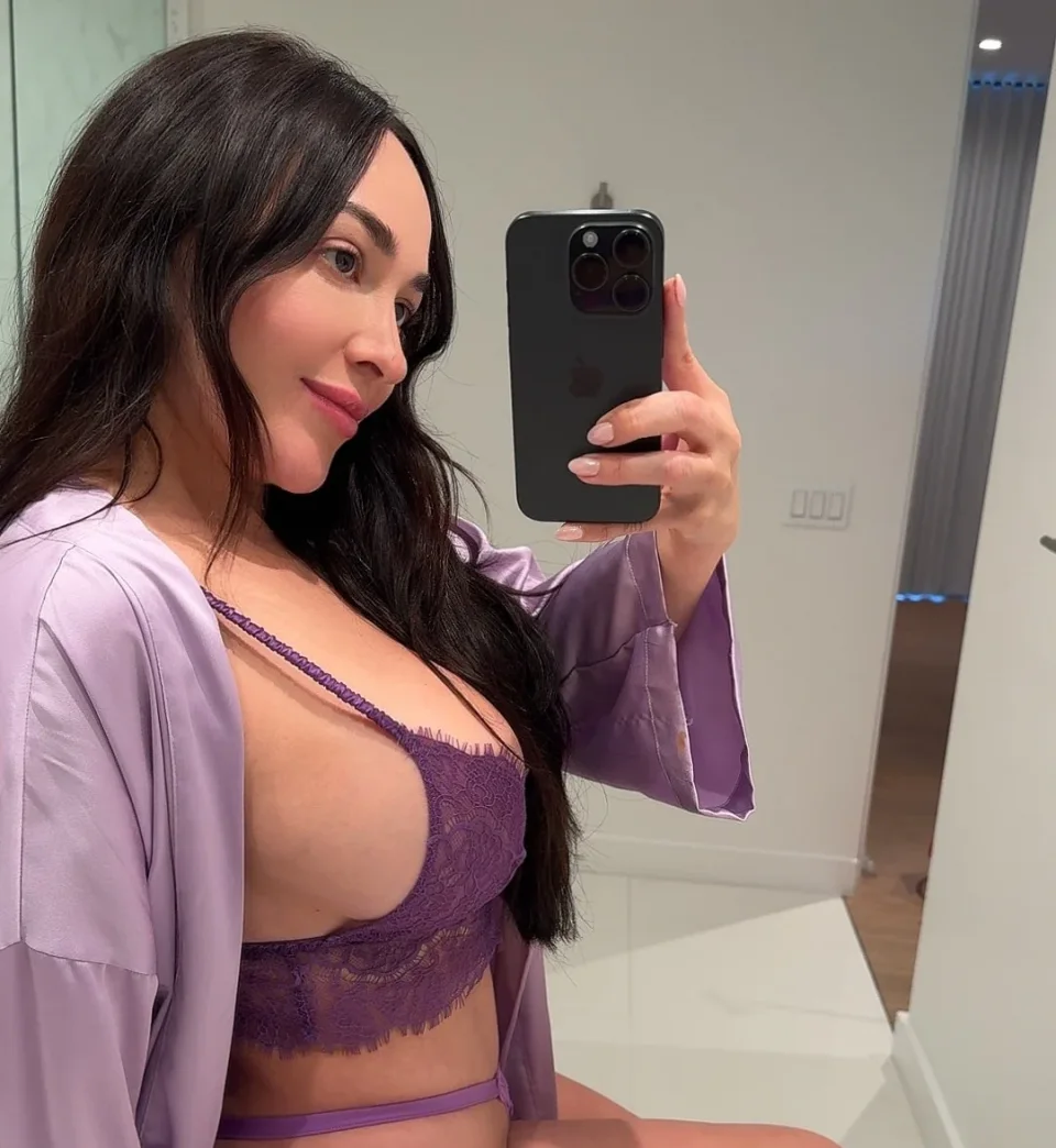 Kinley photo 2 in Nizwa: 20 years old, european, regular, black hair, 168 cm, 68 kg, B bust