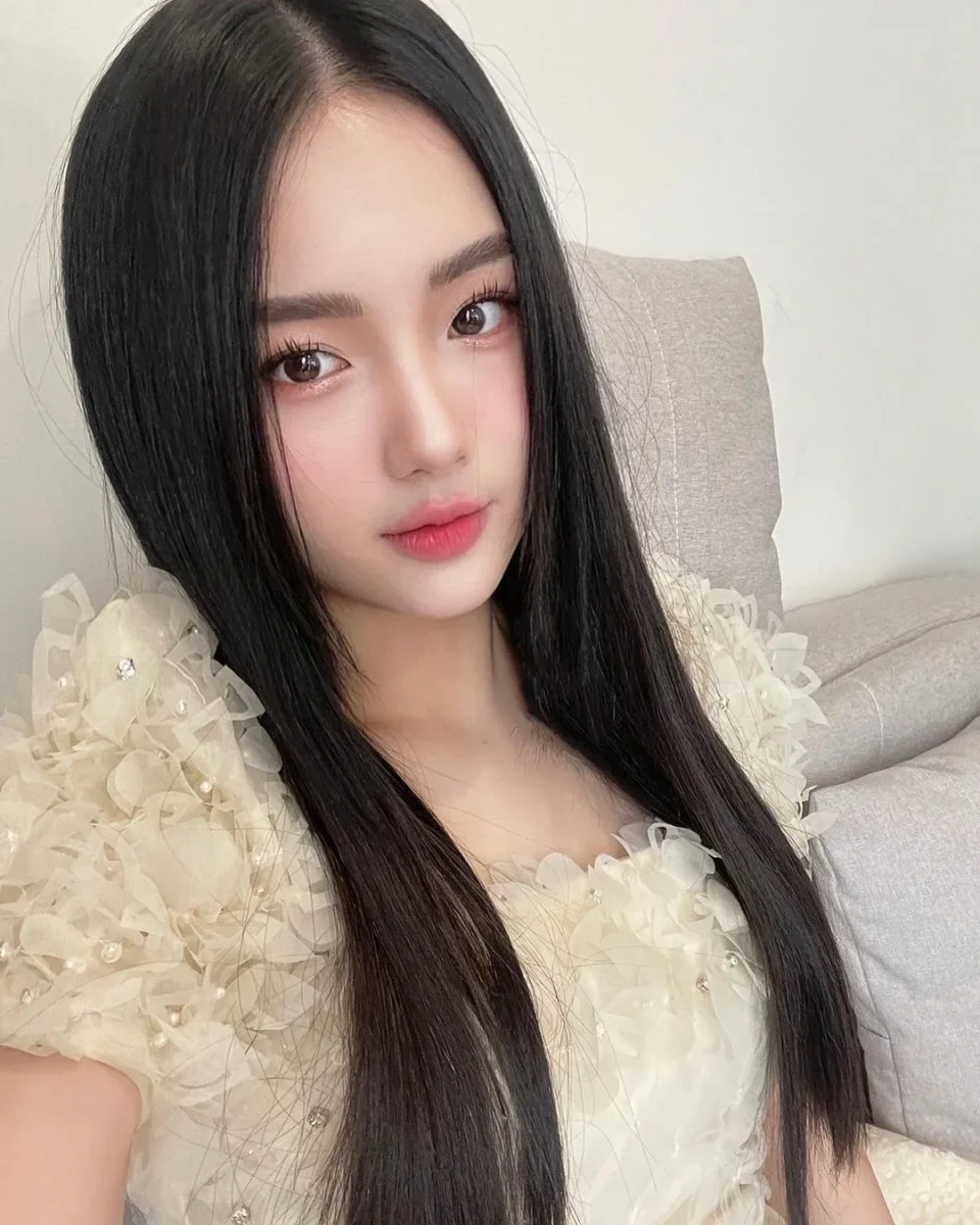 Lauren photo 2 in Udon Thani: 24 years old, asian, slim, black hair, 165 cm, 50 kg, B bust
