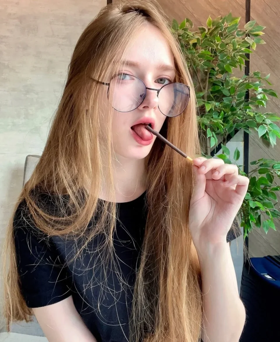 Cara photo 6 in Dubai: 24 years old, european, slim, blonde hair, 170 cm, 52 kg, B bust