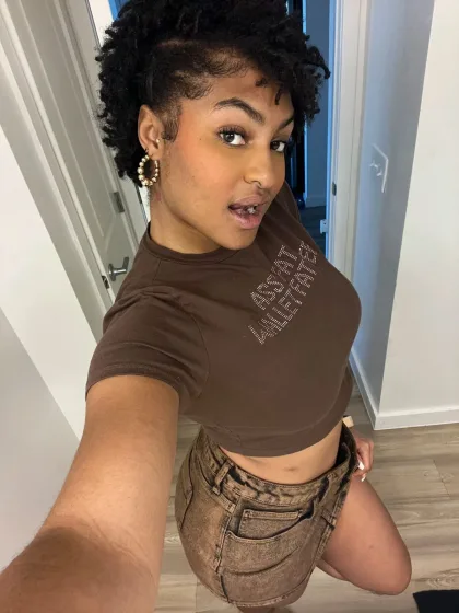 Liana photo 1 in Thalang: 26 years old, european, regular, black hair, 168 cm, 51 kg, B bust