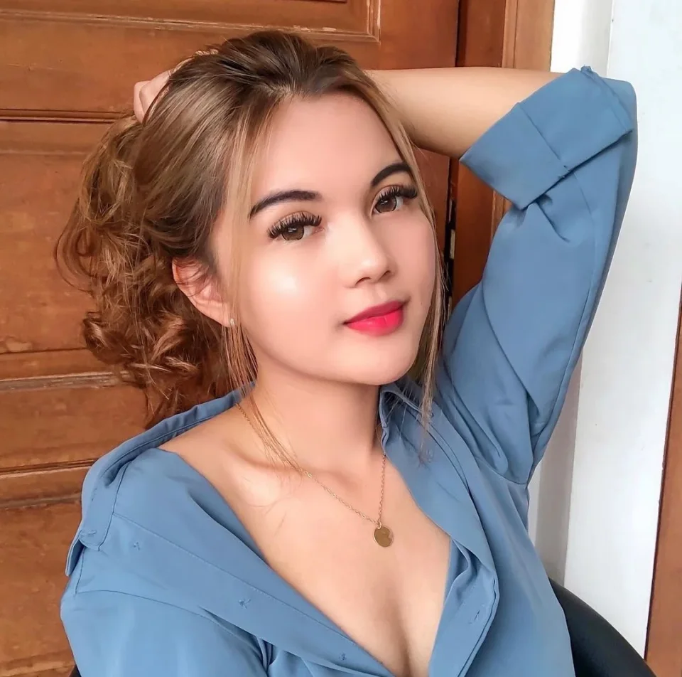 Лилиана фото 1 - Умм-эль-Кувейн, 23 года, азиатская, стройная, черные волосы, 165 см, 55 кг, грудь D