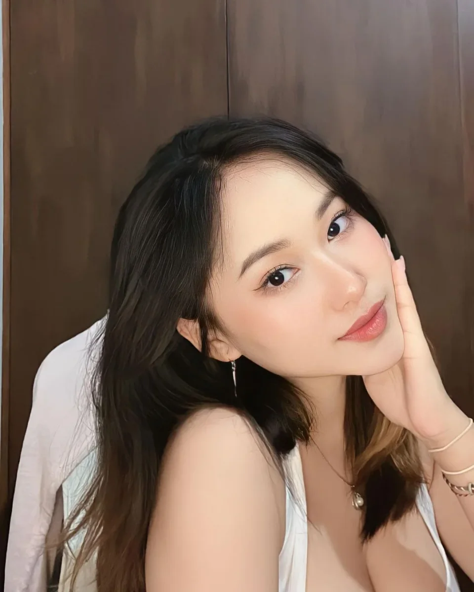 Lisa photo 2 in Dibba El Hisn: 26 years old, asian, slim, black hair, 162 cm, 50 kg, C bust