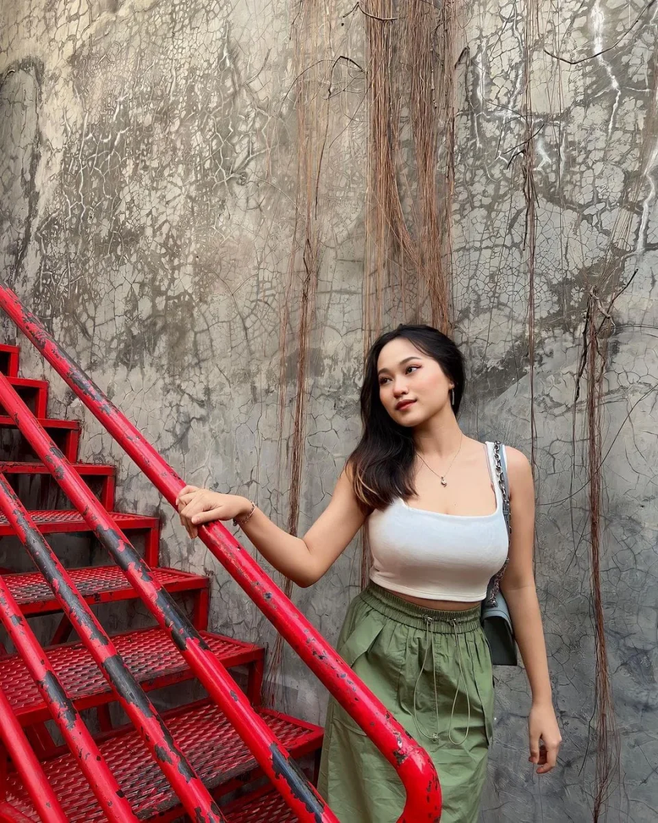 Lisa photo 6 in Dibba El Hisn: 26 years old, asian, slim, black hair, 162 cm, 50 kg, C bust