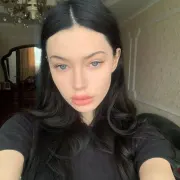 Лола фото 1 - Аль-Рувайс, 25 лет, стройная, черные волосы, 165 см, 49 кг, грудь A