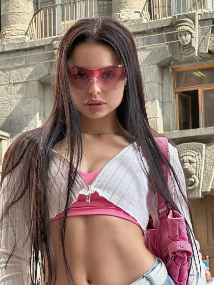 Lucia photo 2 in Chiang Mai: 20 years old, european, slim, black hair, 167 cm, 53 kg, B bust