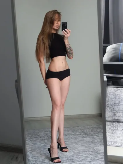 Magdalena photo 4 in Mutrah: 21 years old, european, slim, brown hair, 168 cm, 54 kg, B bust