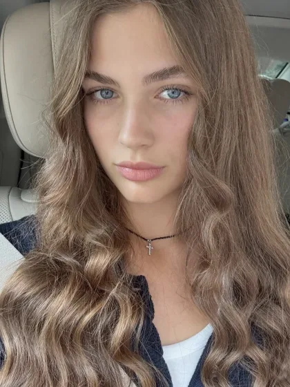 Makayla photo 1 in Al Amrat: 21 years old, slim, brown hair, 170 cm, 53 kg, B bust
