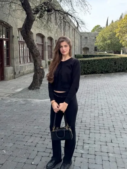 Makayla photo 6 in Al Amrat: 21 years old, slim, brown hair, 170 cm, 53 kg, B bust