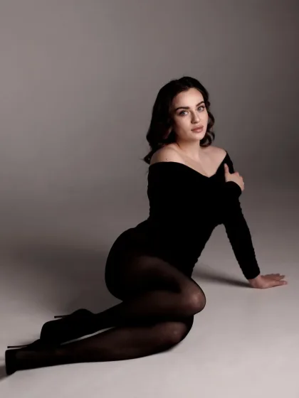 Morgan photo 1 in Hayati: 21 years old, european, slim, brown hair, 167 cm, 52 kg, C bust