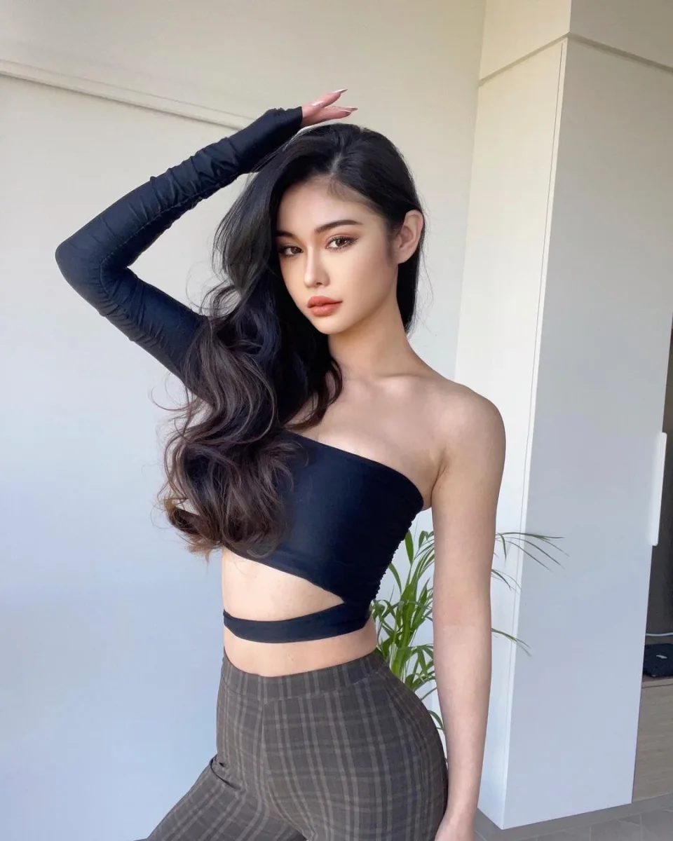 Nadine photo 1 in Hatta: 24 years old, asian, slim, black hair, 165 cm, 52 kg, C bust