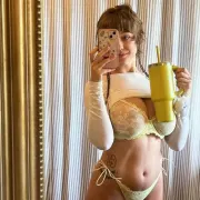 Nancy photo 4 in Al Rayyan: 26 years old, european, regular, brown hair, 175 cm, 65 kg, C bust