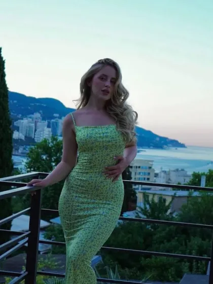 Nell photo 2 in Salalah: 20 years old, arab, regular, blonde hair, 166 cm, 52 kg, C bust