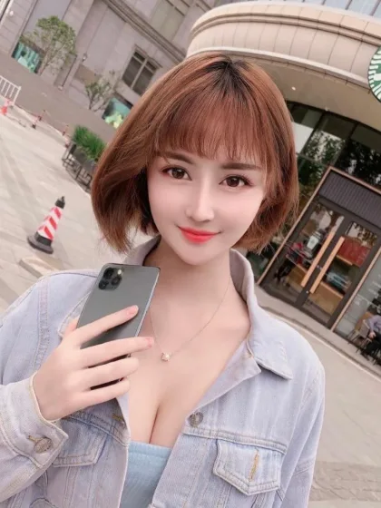 Lora photo 1 in Hong Kong: 26 years old, asian, regular, brown hair, 166 cm, 55 kg, C bust