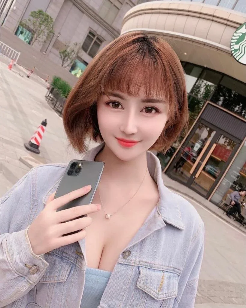 Lora photo 1 in Hong Kong: 26 years old, asian, regular, brown hair, 166 cm, 55 kg, C bust