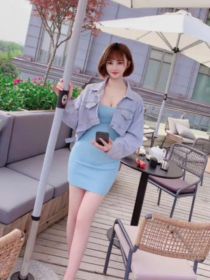 Lora photo 3 in Hong Kong: 26 years old, asian, regular, brown hair, 166 cm, 55 kg, C bust
