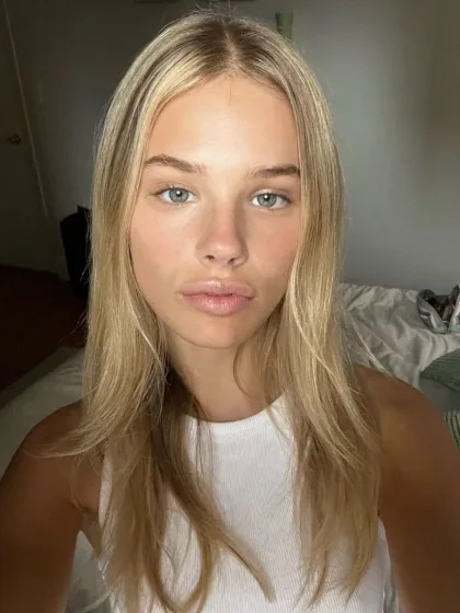 CP photo 2 in Al Musanaah: 20 years old, european, slim, blonde hair, 171 cm, 53 kg, B bust