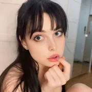 Pearl photo 3 in Shinas: 26 years old, european, slim, black hair, 167 cm, 52 kg, B bust