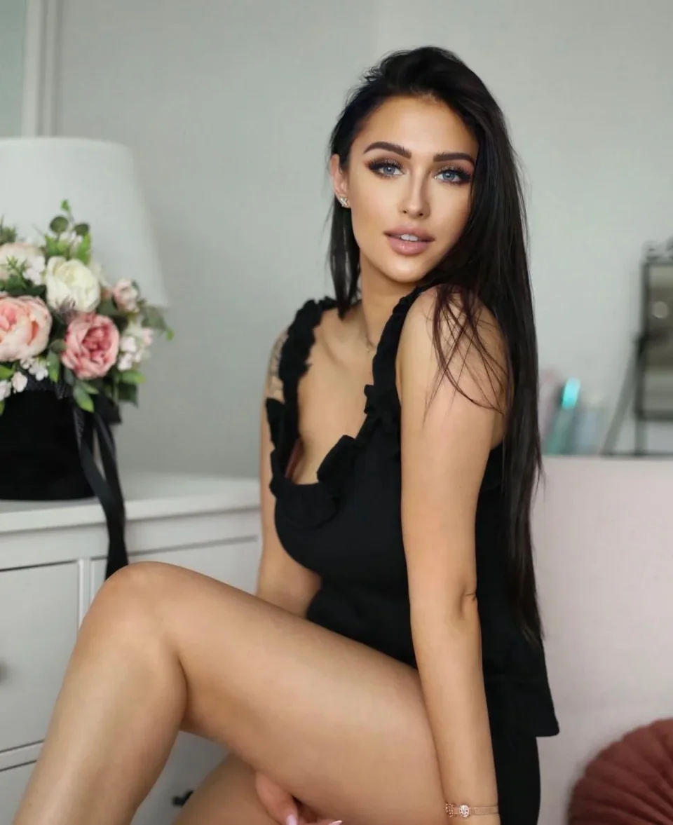 Penelope photo 5 in Surat Thani: 23 years old, arab, slim, black hair, 168 cm, 54 kg, B bust