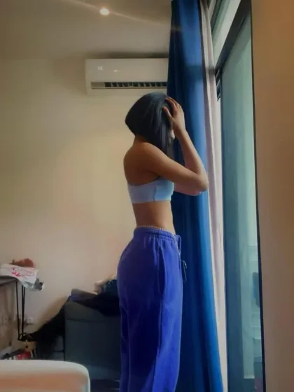 Rebecca photo 2 in Al-Ruwais: 26 years old, arab, slim, black hair, 177 cm, 58 kg, B bust