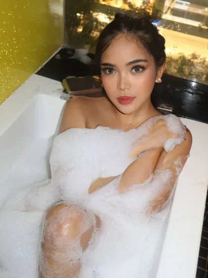 Renee photo 1 in Chiang Mai: 22 years old, arab, curvy, black hair, 164 cm, 53 kg, D bust